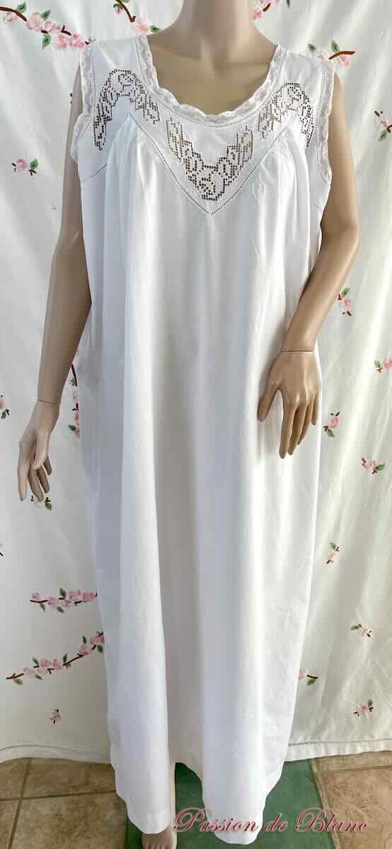Robe hôtesse intérieur : broderie main sur tulle et fine percale – Image 5