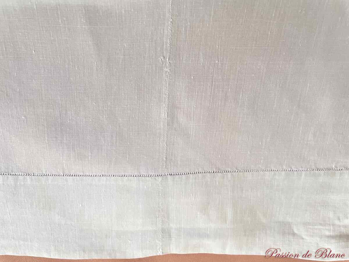 Drap DR broderie main sur toile en fil de lin, retours brodés – Image 3