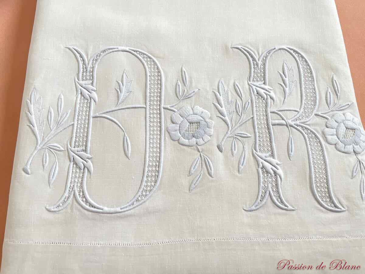 Drap DR broderie main sur toile en fil de lin, retours brodés – Image 2