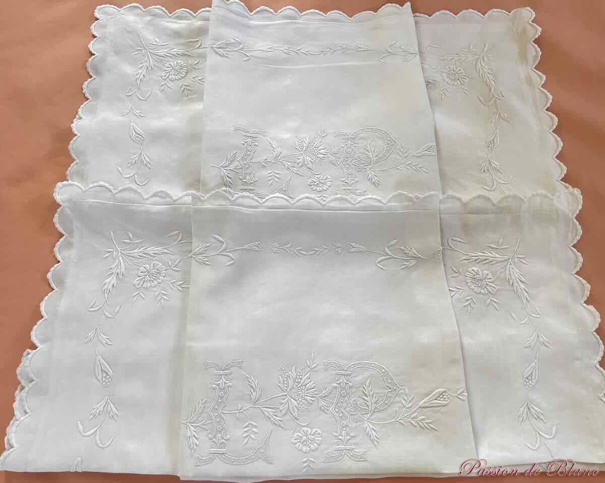 Belle paire de taies "LP" en fil lin ,imposantes broderies main – Image 6