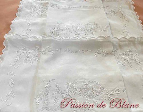 Paire de taies LP somptueuses broderies