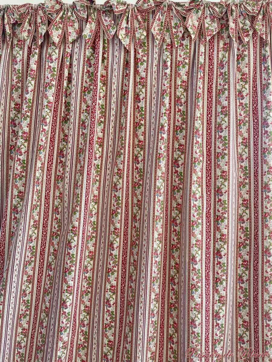 Tenture collection LE MANACH, double face avec motifs fleuris. PIERRE FREY. – Image 9