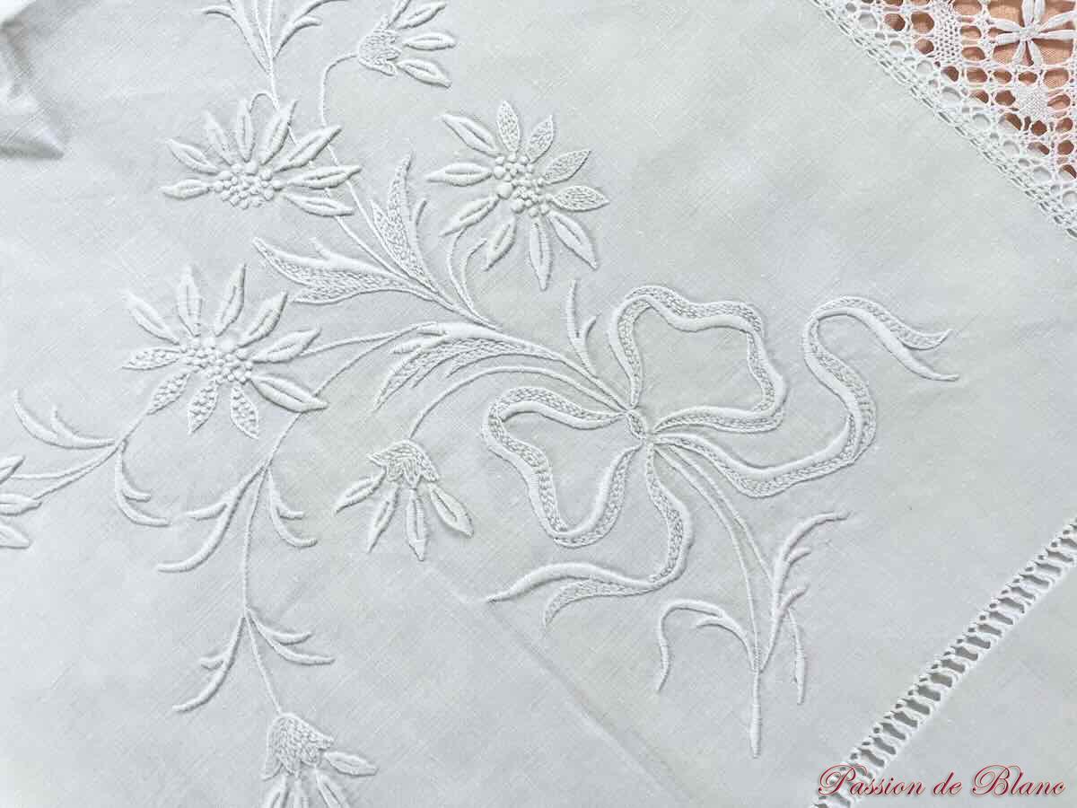 Drap lin fin broderies dentelle main