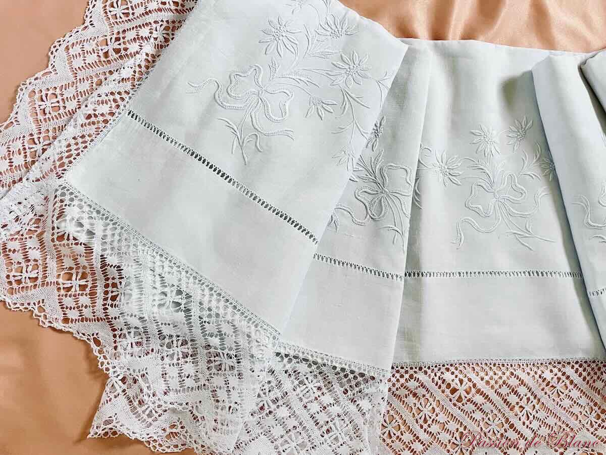Drap lin fin broderies dentelle main