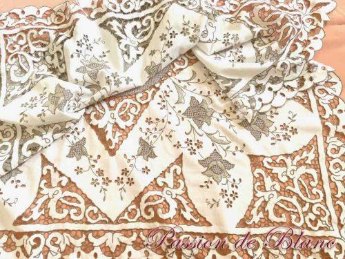 Petite nappe Richelieu fil lin