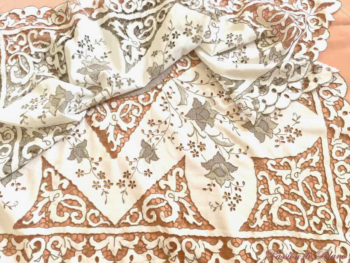 Petite nappe Richelieu fil lin