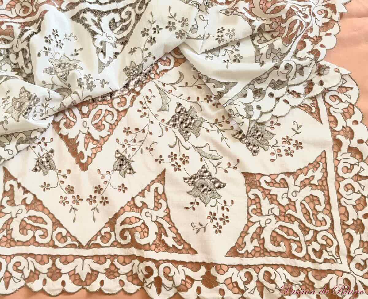 Nappe Richelieu broderie main fil lin