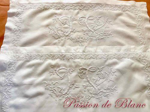 Paire taies broderie main superbe