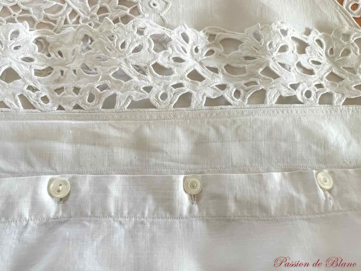 Taie de bébé demi-lune lin fin broderie Richelieu – Image 2
