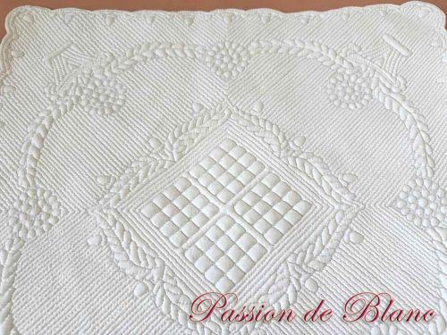 Pétasson, boutis, bébé, Provence main, coton blanc, collection