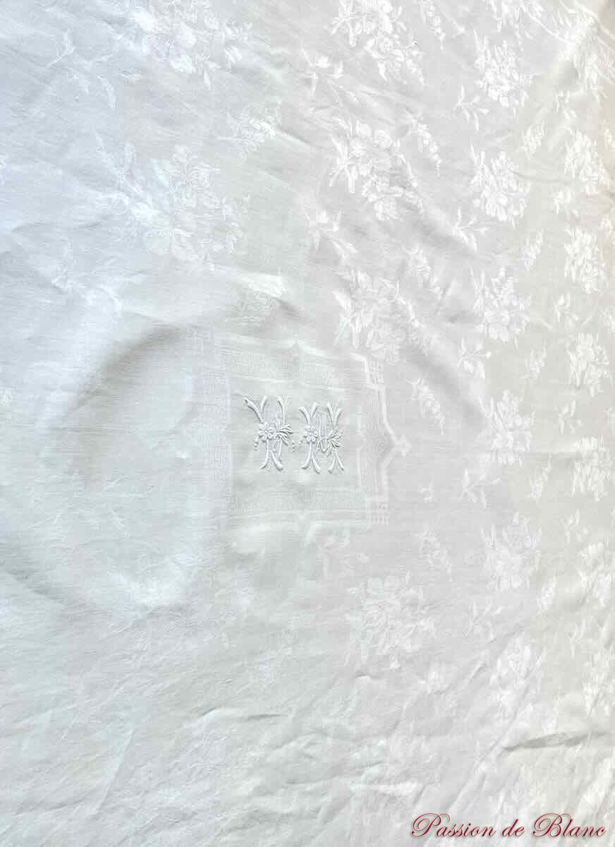 Grande nappe de 4 mètres damassé lin avec fleurs, 2 monogrammes VM – Image 7